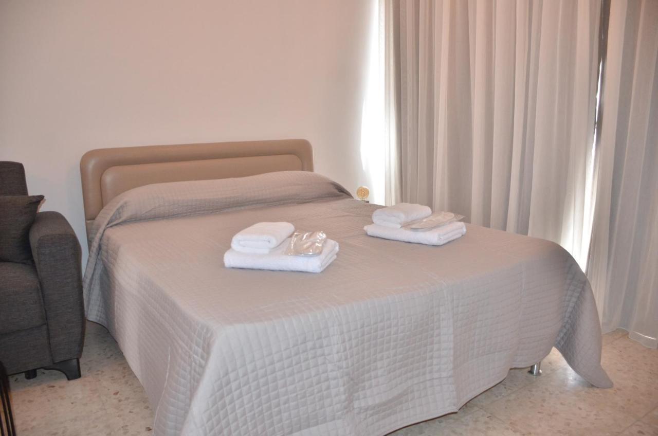 Almyria Apartments - By Imh Travel & Tours Пафос Екстериор снимка