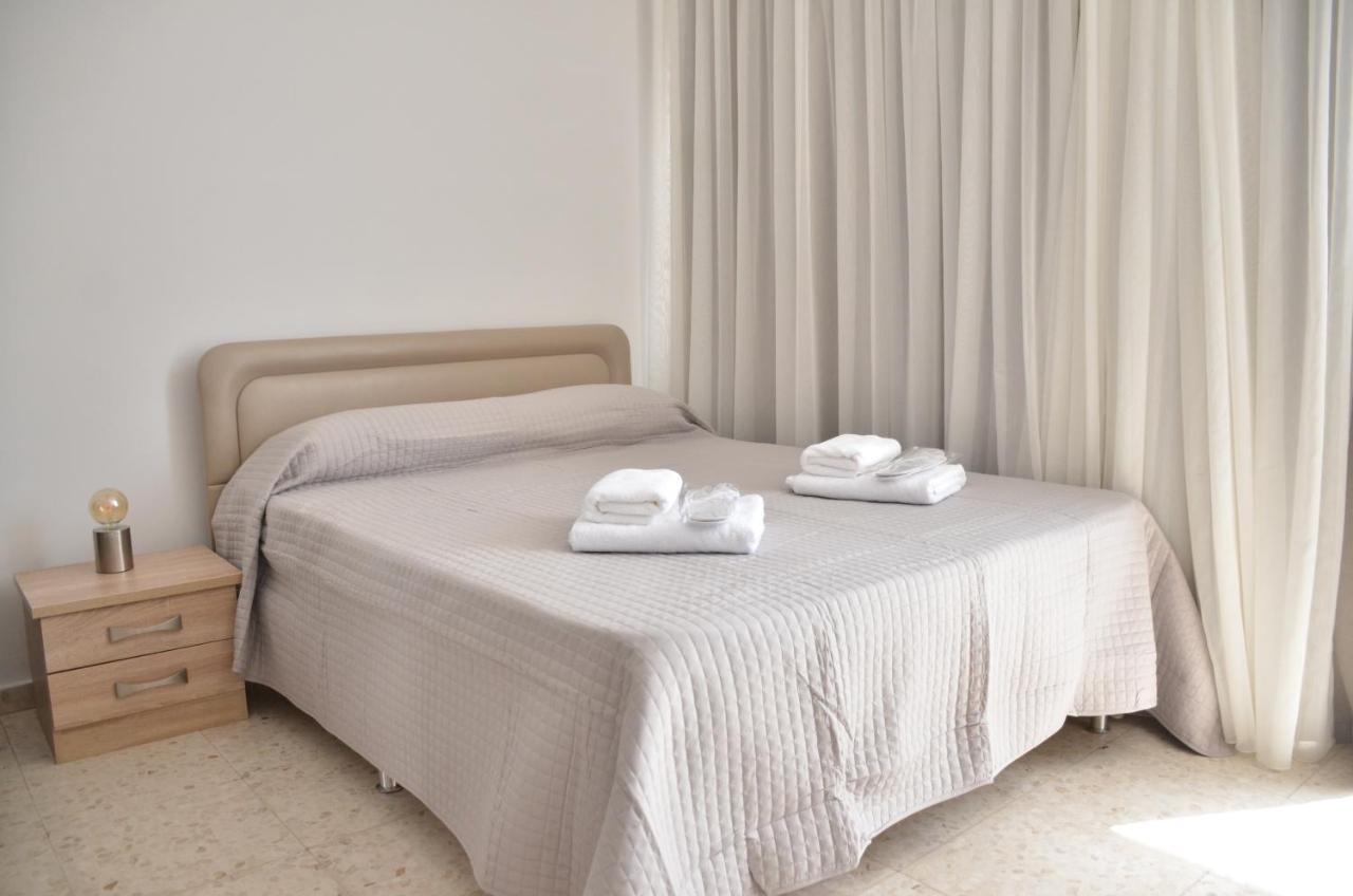 Almyria Apartments - By Imh Travel & Tours Пафос Екстериор снимка