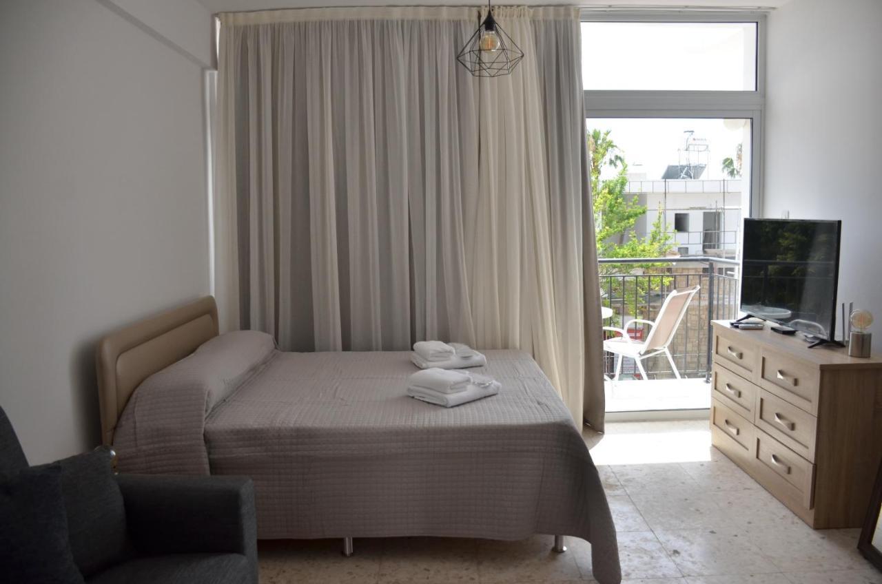 Almyria Apartments - By Imh Travel & Tours Пафос Екстериор снимка